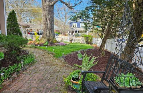 Close to Downtown, 11-Person Swim Spa-Hot Tub, 75" TV 4 Movie Nights, Spacious, Walk To Restaurants, Ping Pong - Foto 30