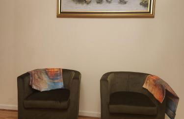 Captivating 3-Bed House in Kent - Photo 2