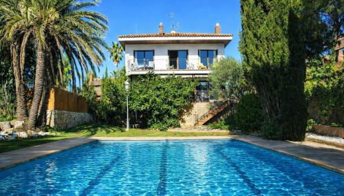 Villa Sitges El Ranch Amaizing Outdoor Areas Beaches at 5 minutes walk Sitges at 15 min drive AC Pool Jacuzzi & Garden XXL - Photo 2