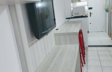 Studio completo frente à Praia do Gonzaga ( Pé na Areia ) - Foto 7