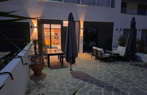Courtyard Luxury Suites “ APOSTOLOS” - Foto 27