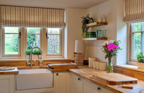 Finest Retreats - The Thatch at Winterborne Houghton - Photo 11