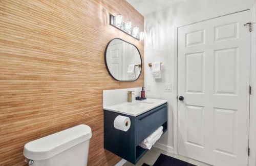 Delight: Bold & Bougie! Sleeps 12! Downtown Boyne - Foto 26