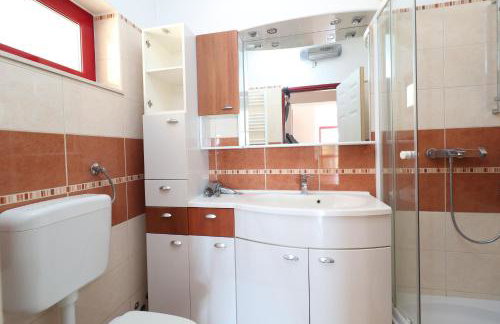 Apartment C.S. with the pool - Photo 16