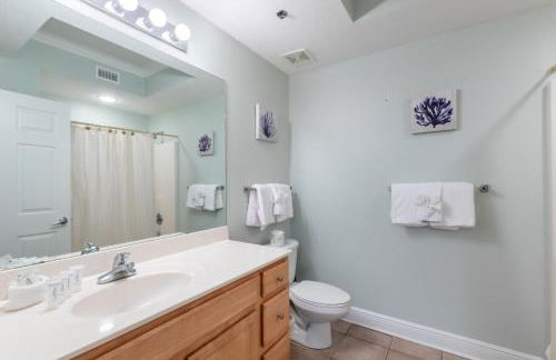 Crystal Shores West Condos by Hosteeva - Foto 32