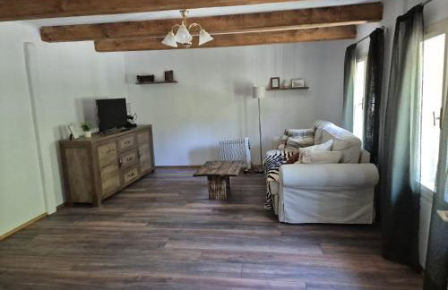 Old house by the stream - Photo 14