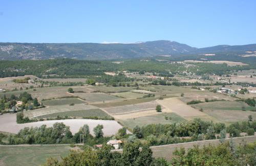 A beautiful 2 persons studio in a chateau with swimming pool - Foto 36