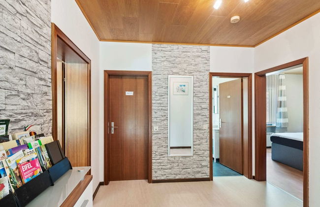 Feusdorf Forest Bungalow - Photo 19