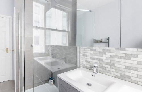 Live like a Londoner by TOWER BRIDGE - Photo 18