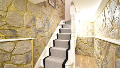 Stunning 2 bed apartment - Foto 3