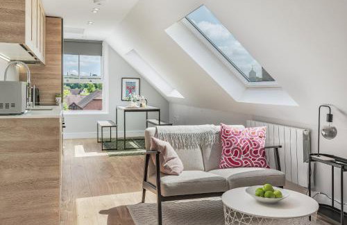 Bright 1 bedroom apartments near Farnham Castle - Photo 37