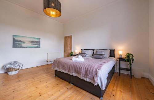 Spacious 4-Bedroom Home, Sleeps More with Extra Beds - Foto 9