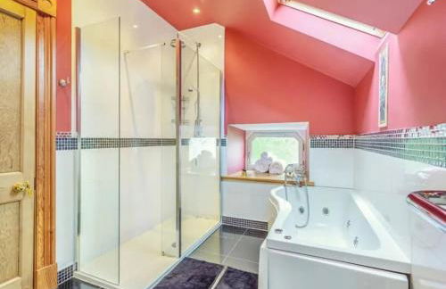 The Doune, Luxury Traditional Country House with hot tub - Photo 8