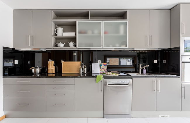 JOIVY Sleek House W/Balcony & 2 Terraces In Porto - Foto 11