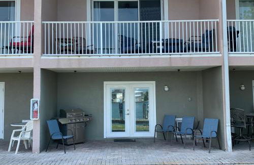 Luxury and Spacious Waterside Getaway - Foto 40