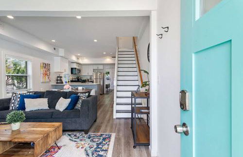 4BR 2BA Hot Tub Home By The Bay - Foto 1