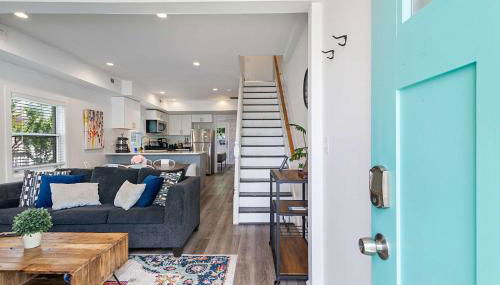 4BR 2BA Hot Tub Home By The Bay - Foto 1