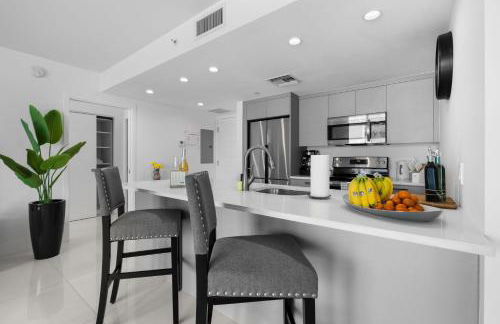 Luxury Condo with Rooftop Pool - 5-Min to Beach - Foto 16