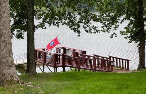 Cottage on Cypress Bay near Paris Landing State Park - Foto 16