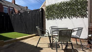 ResiLets - NEW 3 Bed Apt, Sleeps 5, Town Centre, Ideal for contractors, holidaymakers, Professional Short Stay - Foto 4