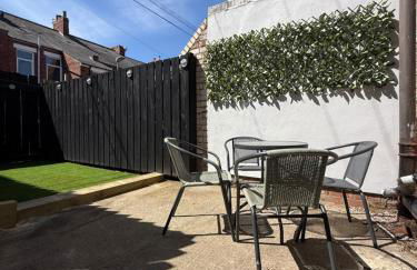 ResiLets - NEW 3 Bed Apt, Sleeps 5, Town Centre, Ideal for contractors, holidaymakers, Professional Short Stay - Foto 4