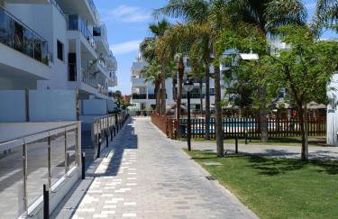 Apartamento familiar premium en Playa Granada - 3 dormitorios, piscina y golf - Foto 5