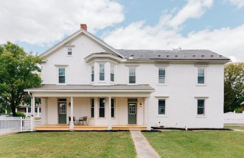 Newly Renovated Vintage Inspired Large 4 BR Home - Foto 33