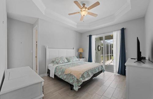 Sun-Soaked & Tranquil Getaway Relaxing Pool Area - Foto 16