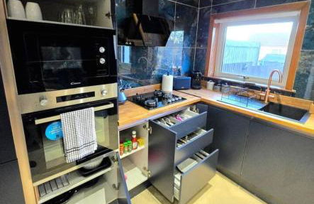 Super luxury 2 bedroom, full house sleep 5 with garden & parking close to airport - Foto 83