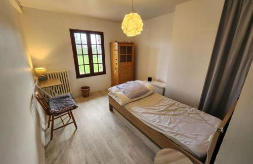 Spacious house with large garden in Valdivienne - Foto 12