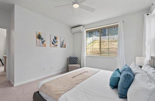 # Marbella Lane-Elegant 3BR Getaway with Superb Views - Foto 16