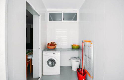 Fantastic Seaside Family Apartment with Pool - Foto 2