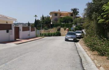 HAPPY HOLIDAYS - Photo 31