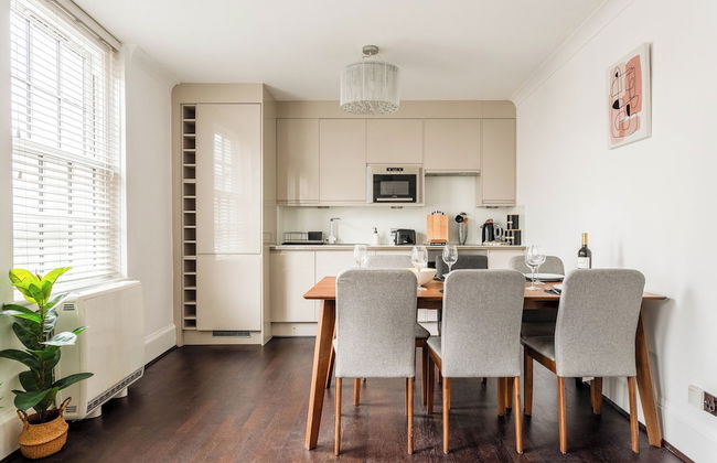 Super Central 3 Bed Property - Foto 17