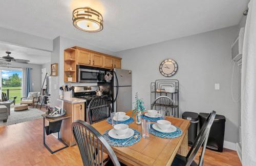 Beachside Condo w Stunning Lake Views - Foto 17