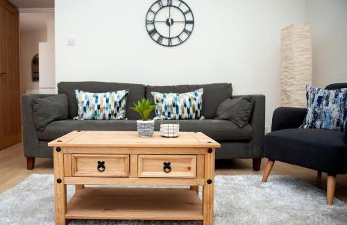 Fresh and spacious 3 bedroom home - Photo 1