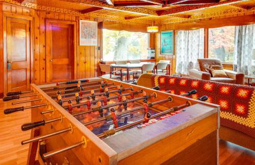 Retro Rhinelander Lake Retreat with Fire Pit! - Foto 9