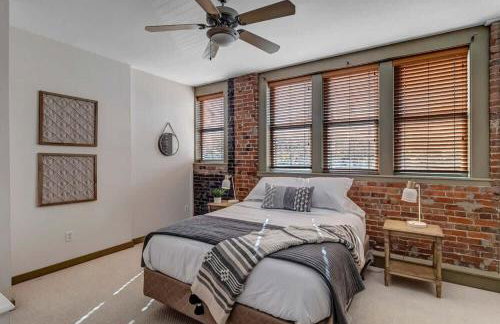 Hidden-Gem 2B Towhhouse in Springfield Close to DT and Stadium! - Photo 15