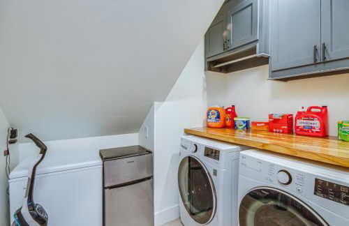 Waterfront Terry Home with 3 Decks and Hot Tub! - Foto 33