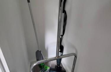 Cheerful Cozy Cottage 2 bedroom 1bath - Photo 29