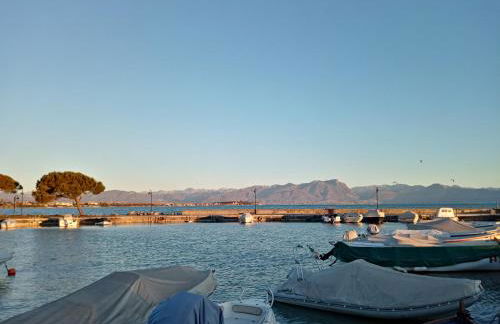 Mosaici Sunrise - lake front apartment with beautiful view - Foto 48