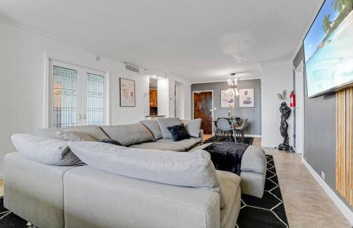 Spacious Beach Retreat | Oceanfront Pool & Tiki - Foto 24