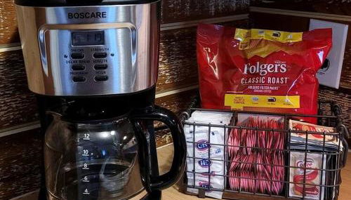 Amazing Cottage with Fire Pit and Fishing in Wellston, Michigan - Foto 3