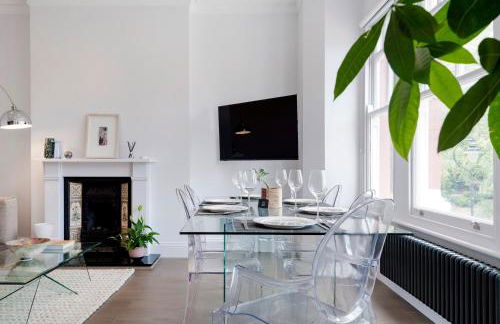 Modern and Bright Highgate Gem - Photo 12