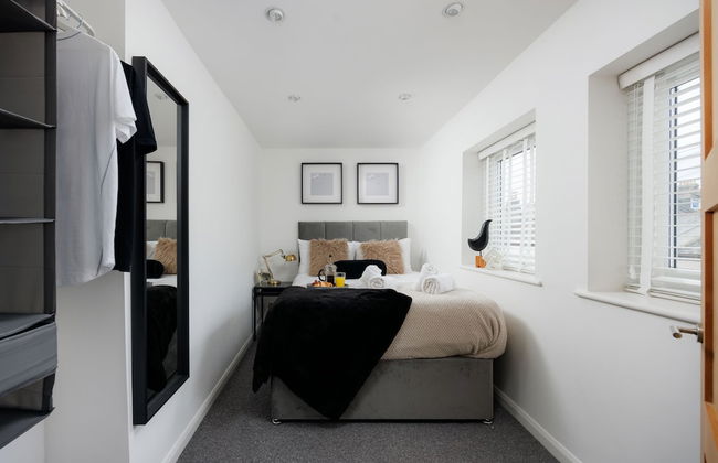 Modern 3 Bed Apartment - Parking - Foto 7