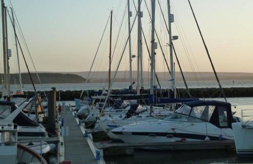 Spinnaker House-with Tesla Electric Charging Point - Foto 10