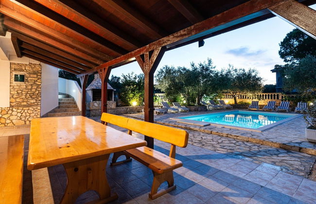 Holiday Home With Private Pool and spa - Foto 20