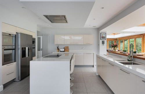 Mereside House Private Pool Retreat - Photo 15