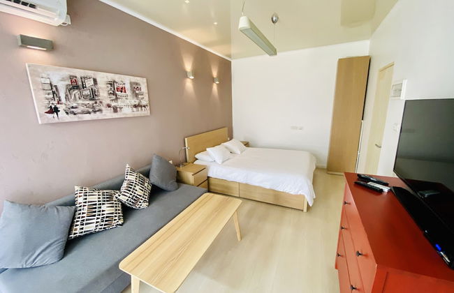 Carmel Boutique - Photo 13