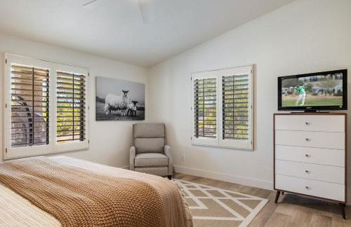 Bus Stop Saloon - Cave Creek with Spa - Photo 29